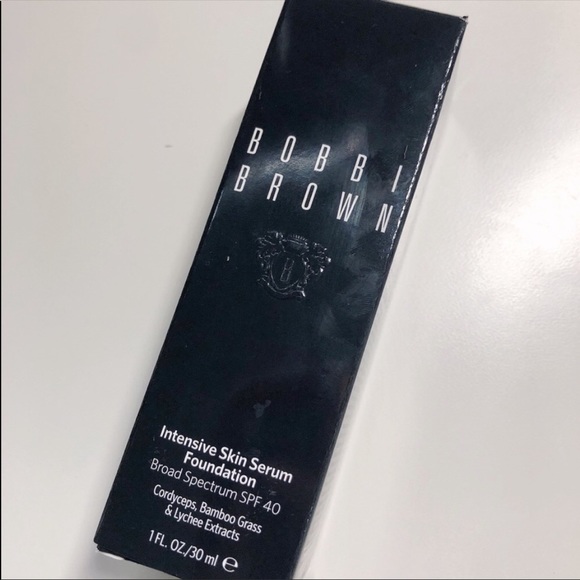 Bobbi Brown Intensive Skin Serum Foundation N032 - Picture 2 of 3